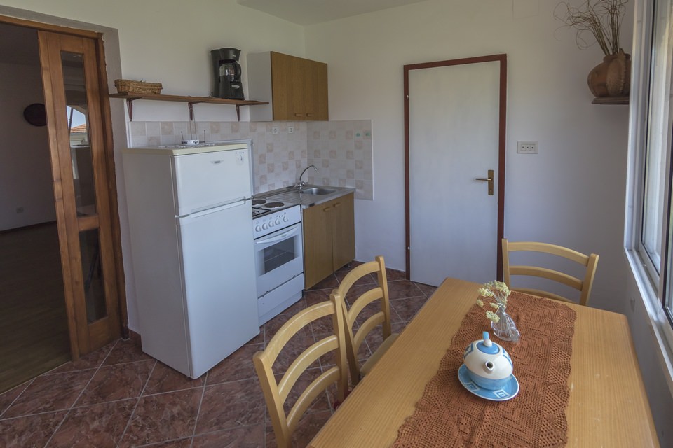 apartments mariani komiza, apartment no.1-kitchen