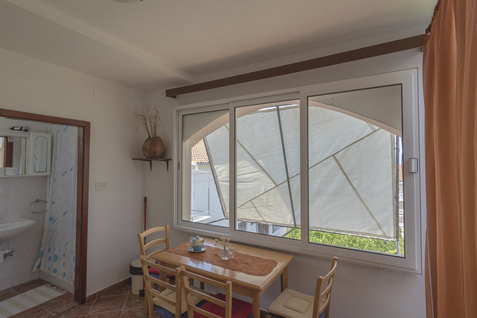 apartmani mariani komiza