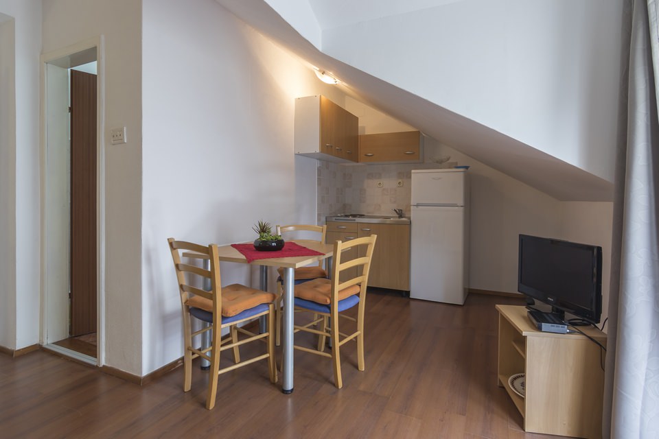 apartmani mariani komiza, apartman br.5-kuhinja